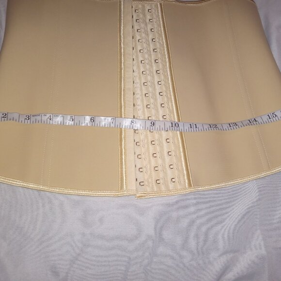 Beige Hourglass Angel Latex Waist Trainer โ 3 Hook Shapewear for Instant Curves - Picture 7 of 12